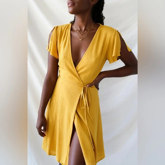 ✨NWT Lulus Mustard Yellow Harbor Point Mini Wrap Dress Size Medium - Picture 11 of 11